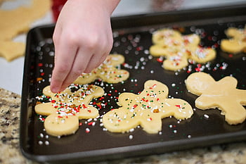 perník cookies, plech na pečení, Barevné sypání, detail, Zdobení sušenek, Pečení osoby, Slavnostní cookies, dovolená pečení, Dekorace cookie, proces pečení, perník muži