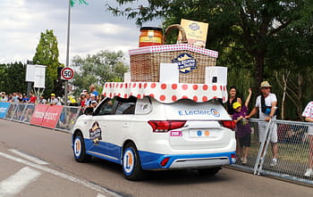 tour de france, caravane, 2019, E.Leclerc, chalon sur saone, Auto da parata, evento ciclistico, veicolo promozionale, folla, spettatori, annuncio pubblicitario