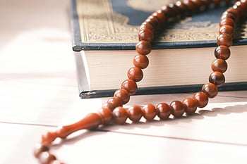Islamiske bønnperler, quran, Åndelige temaer, Detaljert skudd, Religiøse gjenstander, bønneperler, hellig bok, Islamsk tro, Åndelige gjenstander, religiøse symboler, nærbilde