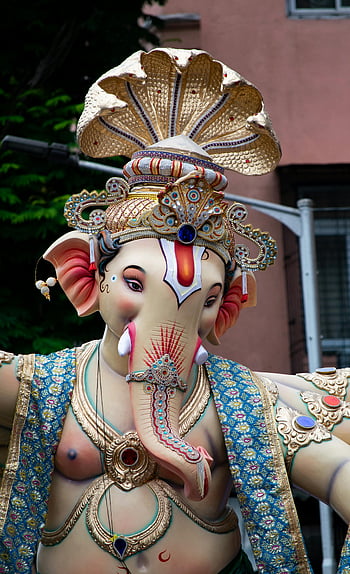 pán Ganesha, Barevný idol, festivalový průvod, mumbai, maharashtra, Indie, Mumbadevi Cha Ganraj 2023, socha ganesha, zdobená dekorace, tradiční oděv, kulturní akce
