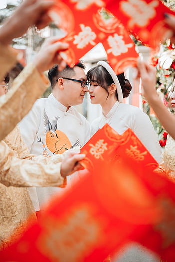 vietnamese Bride, vietnamese Groom, vietnamese Wedding, chinese Red Envelopes, traditional Wedding, man, woman, pouring Tea, couple, love, marriage