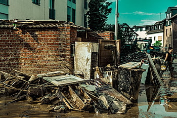 alluvione, fango, costruzione, trattore, sporco, natura, strada, centro storico, vecchio edificio, città, disastro delle inondazioni