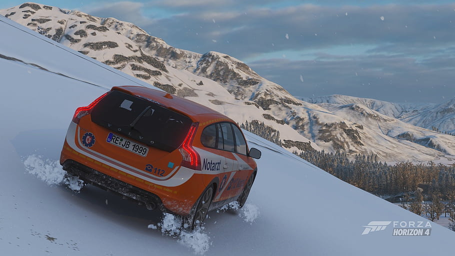 Forza, horizont, 4, volvo, v60, notarzt, sníh, hory, auto, závody, hra
