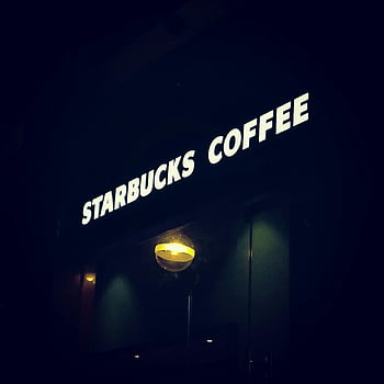 Starbucks Coffee, caffetteria, segno luminoso, scena notturna, Atmosfera accogliente, segno illuminato, negozio Starbucks, illuminazione notturna, segno della caffetteria, logo starbucks, atmosfera serale