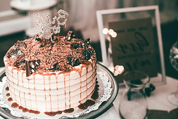 menyasszonyi torta, vanília sütemény, csokoládé öntetek, karamell szitálás, Esküvői torta, Ünnepi torta, desszert, torta díszítés, menyasszony, elegáns sütemény, ünnepi sütemény