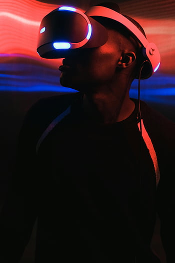 realta virtuale, uomo, Auricolare luminoso, luci al neon, esperienza immersiva, Tecnologia VR, futuristico, gioco, realtà aumentata, sfondo scuro, cuffia