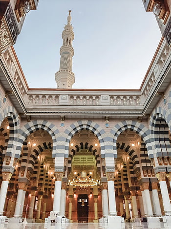 al masjid an nabawi, Saudi Arabien, Froschperspektive, islamische Architektur, komplizierte Bögen, Moschee, Minarett, Religiöse Stätte, kulturelles Wahrzeichen, atemberaubenden Blick, architektonische Schönheit