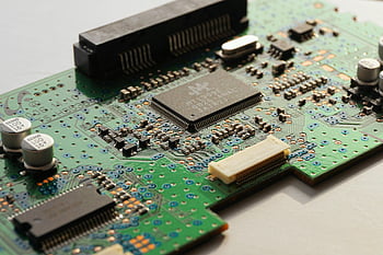 scheda di circuito, componenti di microchip, circuiti elettronici, Bianco nero verde, chip del computer, Primo piano dettagliato, microchip, componenti elettronici, circuiteria, hardware tecnologico, pcb