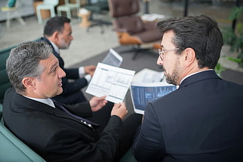 işadamları, Finansal Belgeler, modern ofis, tartışma, takım elbise, Profesyonel Toplantı, ofis ayarı, iş adamı, kurumsal çevre, takım çalışması, Finansal Analiz