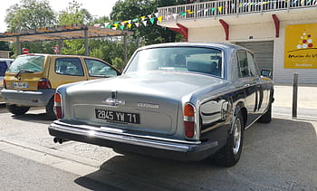 rolls-royce, zilveren schaduw, 1979, chalon sur saone, klassieke auto, luxe voertuig, vintage auto, Europese auto, straatbeeld, geparkeerde auto, gele taxi