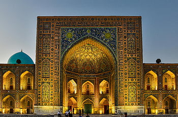 Madrasa Tilya Kori, samarkand, Uzbekistán, Osvětlená architektura, islámské architektury, Pohled na soumraku, složitý design, historické budovy, kulturní památka, střední Asie, modrá kupole