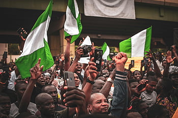utcai tiltakozás, Nigéria, aktivisták, hullámzó zászlók, Tartó jelek, élénk tiltakozás, nyilvános demonstráció, tömeg, szabadtéri rendezvény, Szociális mozgalom, politikai aktivizmus