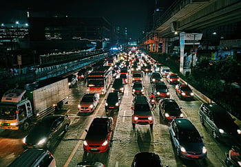 Urban Highway, Nachtverkehr, Stadt leben, Transport, Autos, Busse, Abendszene, geschäftige Straße, Nacht Stadtbild, Fahrzeugüberlastung, städtischer Verkehr