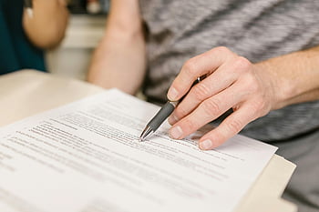 osoba psaní, bílý papír, právní dokument, Podepisování dokumentu, detailní ruka, pero, uvnitř, důležitý dokument, Podpis dokumentu, rukopis, legální papírování