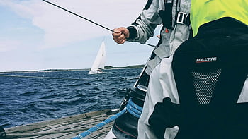 andare in barca, mare Baltico, stoccolma, Svezia, persona che tiene la corda, barca a vela, avventura all'aria aperta, sport acquatici, attività nautiche, esperienza di brivido, marinaio