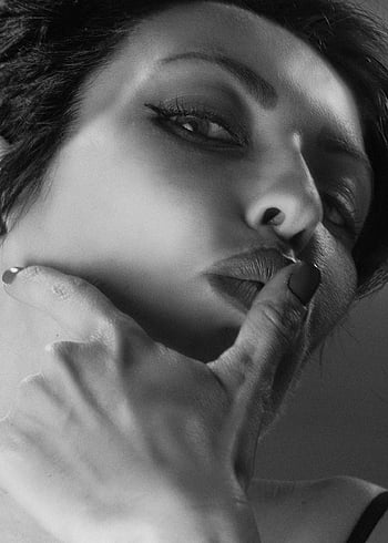 dziewczynka, Twarz, makijaż, kosmetyki, fryzura, modelowanie, poza, pozować, fotografia studyjna, monochromia, czarny i biały