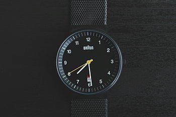 Orologio Braun, Orologio nero rotondo, orologio analogico, 7:29 tempo, Elegante orologio da polso, design elegante, cronometraggio preciso, orologio da polso nero, Guarda il display, Faccia di orologio nero, tempo di guardare