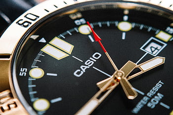 Orologio analogico rotondo nero e argento, Orologio da polso analogico classico, Faccia di orologio dettagliata, design di precisione, orologio di casio, orologio analogico, orologio rotondo, orologio d'argento, Faccia di orologio nero, guarda il design, 50 m di resistenza d'acqua