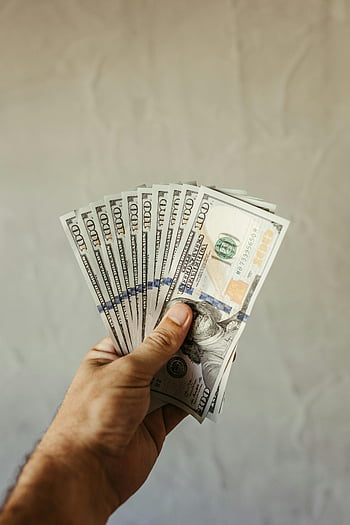 손을 잡고 달러, 100 달러짜리 지폐, 재정적 성공, 부, 클로즈업 손, 돈, 현금, 재정적 번영, 달러 지폐, 재정적 성취, 부의 상징