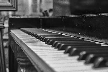 piano verticale, foto in scala di grigi, colpo del primo piano, tasti del piano, bianco e nero, poca profondità di campo, fotografia artistica, strumento musicale, Dettagli per pianoforte, Immagine monocromatica, primo piano della tastiera