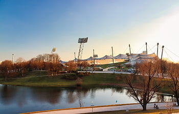 olympijský stadion, stadión, Mnichov, Olympijské jezero, jezero, Sloupy světlometů, olympijský park, architektura, cestovat, cestovní ruch