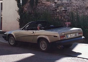 Triumf TR7, 1982, konvertibilní, klasické auto, chalon sur saone, vinobraní, stříbrný, otevřený vrchol, zpětný pohled, poznávací značka, zaparkováno