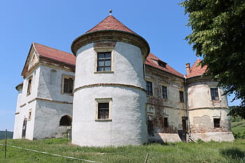 hrad, Ozd, Pekry-Radák, 17. století, historické architektury, opuštěný, obnovení, terapeutické centrum, Víceúčelové centrum, zeleň, nebe