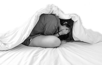 Angst, Emotionen, trauriges Mädchen, Traurigkeit, erschrocken, jugendlich, emotional, Person, Frau, Besorgnis, Sorge, Depression