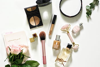 Kosmetické předměty, Luxusní kosmetické výrobky, makeup, parfém, Příslušenství, ploché ležel, bílé pozadí, kosmetické výrobky, štětec na makeup, lak na nehty, růže