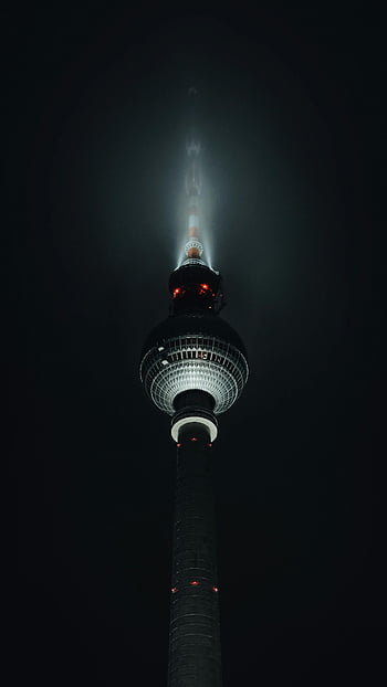 berlijn tv-toren, verlichte toren, nachtelijke hemel, moderne architectuur, fernsehturm, Berlijnse bezienswaardigheid, nachtfotografie, stedelijke skyline, architectonisch monument, Berlijn, Duitsland, toren lichten
