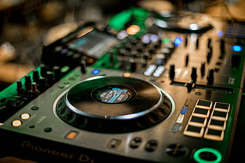 controller dj, miscelazione musicale, Console DJ professionale, luci vibranti, pioniere dj, piatto, Attrezzatura DJ, produzione musicale, DJ Setup, musica elettronica, mixer dj