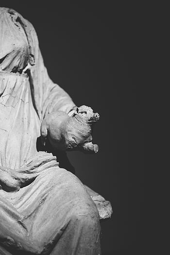 statue-ancient-rome-exhibition-pig-italy-black-and-white-historic-site-history-civilization-sculpture-thumbnail.jpg