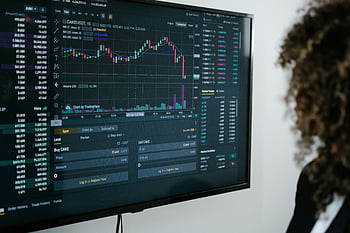 Bagan Analisis Keuangan, Data perdagangan cryptocurrency, monitor layar datar hitam, tampilan terperinci, Bagan Perdagangan, aktivitas pasar, Data Keuangan, Pasar Cryptocurrency, tampilan perdagangan, pemantau keuangan, Analisis Cryptocurrency