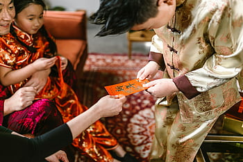 Ang Pao, Aysal yeni yıl, geleneksel giyim, Kırmızı zarflar, refah, şans, çocuklar, oğlan, kültürel gelenek, aile kutlaması, Çin yeni Yılı