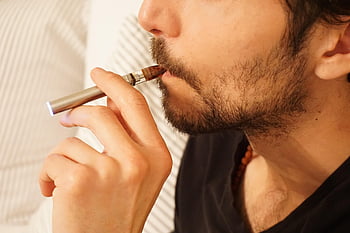 vapear, CDB, thc, pluma vape, mano, canabis