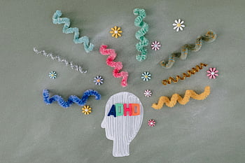 adhd, ADHS -Bewusstsein, farbiges Gehirn, Kreative Illustration, Gehirnbilder, Psychische Gesundheit, Aufmerksamkeitsdefizit, Hyperaktivitätsstörung, Gehirnkunst, geistiges Bewusstsein, Gehirnkreativität