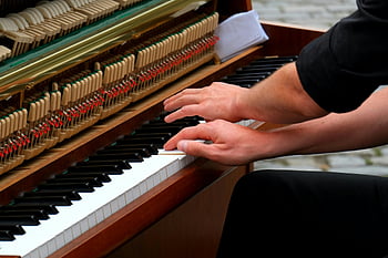 klavír, hudebník, vzpřímené klavír, pohyby rukou, Klavírní mechanika, hrát na piano, hudební nástroj, klávesy piana, klavírní kladiva, Výkon klavíru, piánista