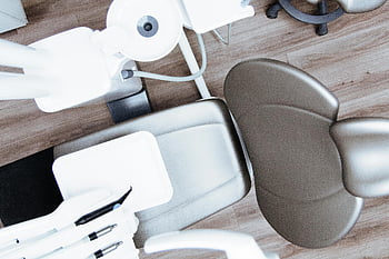 fotel dentystyczny, Nowoczesny sprzęt dentystyczny, Profesjonalna klinika, wysoki kąt widzenia, Konfiguracja dentystyczna, gabinet dentystyczny, narzędzia stomatologiczne, instrumenty stomatologiczne, Środowisko dentystyczne, meble dentystyczne, technologia dentystyczna