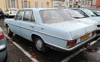 mercedes, 220 d, w115, Chalon Sur Saone, carro clássico, carro antigo, estacionamento, visão traseira, carro azul, Placa européia, folhas de outono