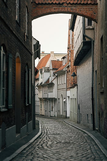 조약돌 골목, 역사적인 가옥, Lübeck 독일, 중세 건축, 기이 한 골목, 구시 가지, 벽돌 건물, 좁은 길, 유럽 ​​건축, 전통 가옥, 조약돌 거리