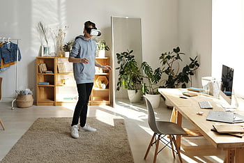 auriculares vr, realidad virtual, adolescente, casa, Experimentando VR, en pie, interior, habitación moderna, Atuendo casual, tecnología, juego de azar