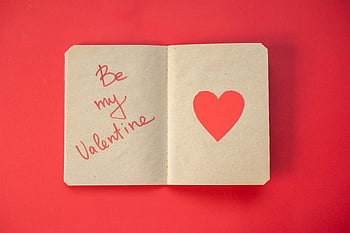 biglietto di San Valentino, San Valentino fatto a mano, sii il mio San Valentino, cuore rosso, sfondo rosso, Notebook di carta, Iscrizione di San Valentino, San Valentino, carta romantica, messaggio d'amore, regalo di San Valentino