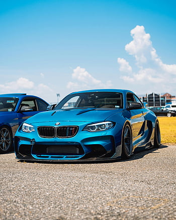 modré sportovní auto, zaparkované na silnici, zářivé modré, sluneční den, luxusní auto, Stylové auto, sportovní auto, modré auto, fotografování automobilů, venkovní auto, Přehlídka automobilu