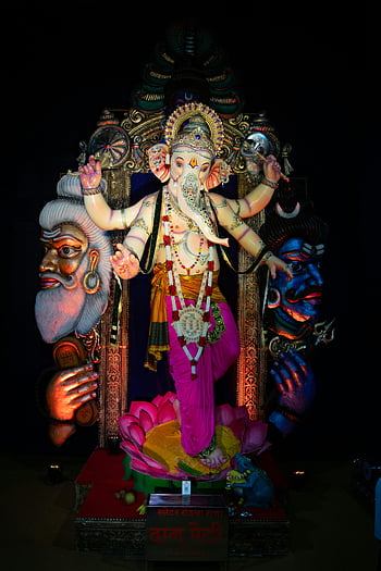 Slater Road Cha Raja, Ganesh idol, Ganesh Chaturthi, Mumbai, India, colorful idol, festival decoration, religious festival, Hindu deity, cultural event, traditional celebration