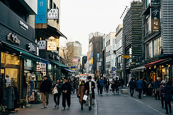 Seoul, via dello shopping, gente che cammina, Vibrant City Life, Street vivace, negozi, scena urbana, paesaggio urbano, pedoni, negozi coreani, vista stradale