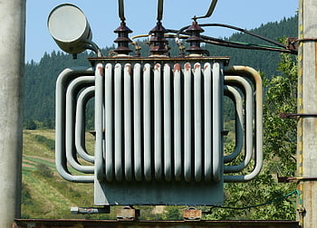 transformátor, třífázový transformátor, vysokého napětí, energie, elektřina, elektrického proudu, proud, napětí, slovensko