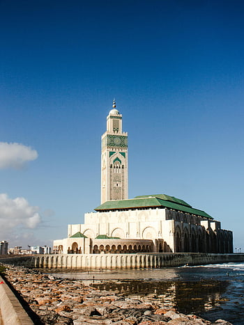 mešita hassan ii, casablanca, marocký, krajinářské fotografie, modrá obloha, nádherný výhled, architektonické mezník, Pobřežní mešita, minaret, zelená střecha, islámské architektury
