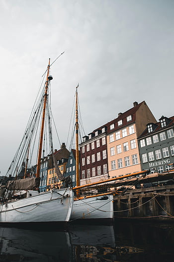 Přístav Nyhavn, Kodaň, Dánsko, historické budovy, plachetnice, zakotvila loď, nádherný výhled, nábřeží, evropské architektury, přístavní scéna, panoráma města