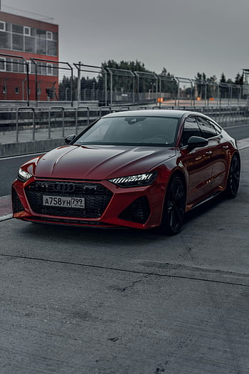 carro vermelho audi, carro de luxo, rua urbana, Moscou, design moderno, carro vermelho, audi, carro elegante, carro estacionado, rua da cidade, projeto do carro