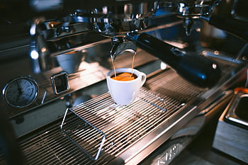 kávovar, Espresso vaření, Profesionální kávový stroj, kavárna káva, Detailní káva, espresso šálek, Proces vaření kávy, Detaily kávového stroje, Kavárna, kávový šálek